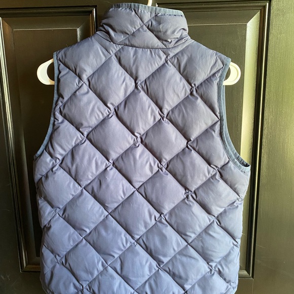 J. Crew puffer vest. Women’s size small. Navy blue. Excellent condition. - Picture 3 of 3